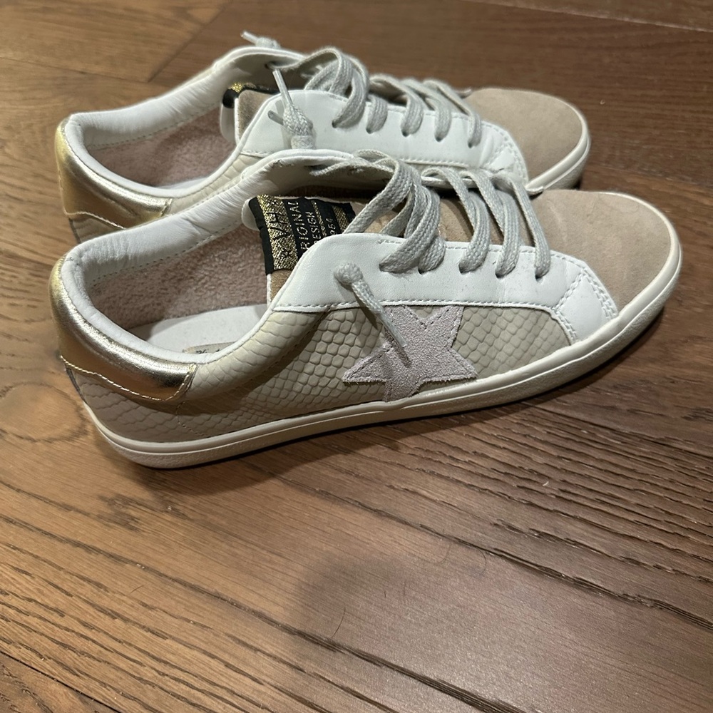 Vintage Havana White and Tan Sneakers